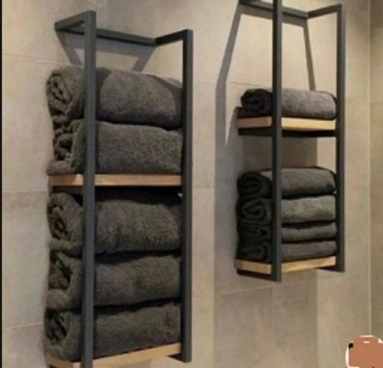 Mesa industrial a medida en hierro y madera